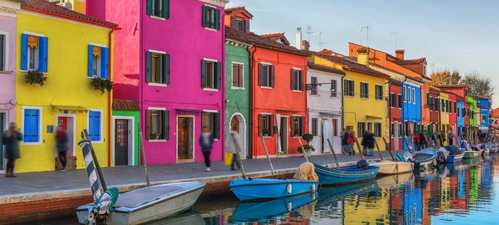 T Costruzioni - Azienda di ristrutturazioni - intonaci tinteggiature-  Roma 